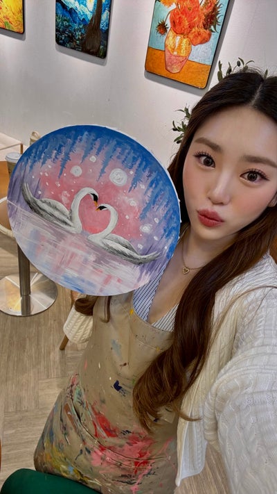 I am a female student aged 21. I am looking f... Main Photo