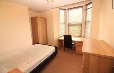 Double room in Sandyford- 15 mins to uni and town Main Photo