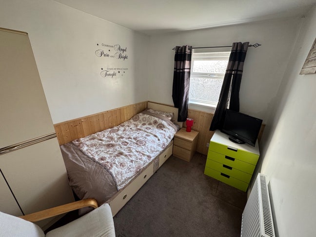 Single furnished room  Main Photo