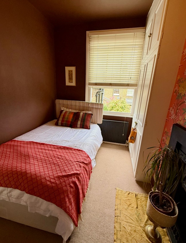 Short term only - Room in Battersea  Main Photo