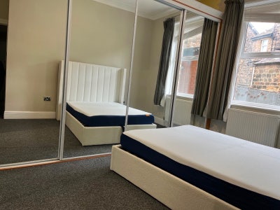 Smart Ground Floor Double Bedroom Main Photo