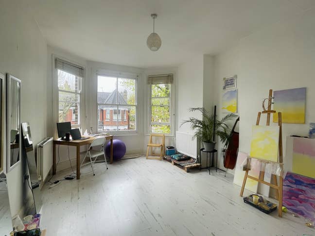 1-bed flat short term May- mid July Main Photo