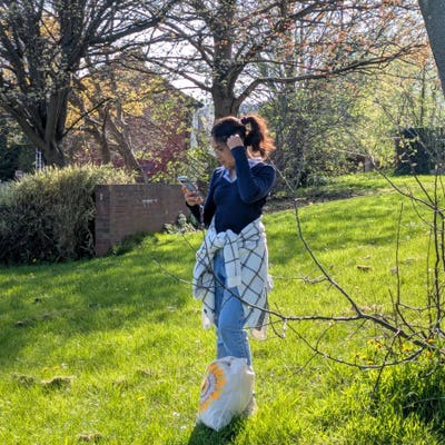 We are 2 students aged 24 and 26. We are look... Main Photo