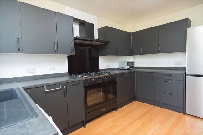 Rooms in the heart of Bicester Main Photo