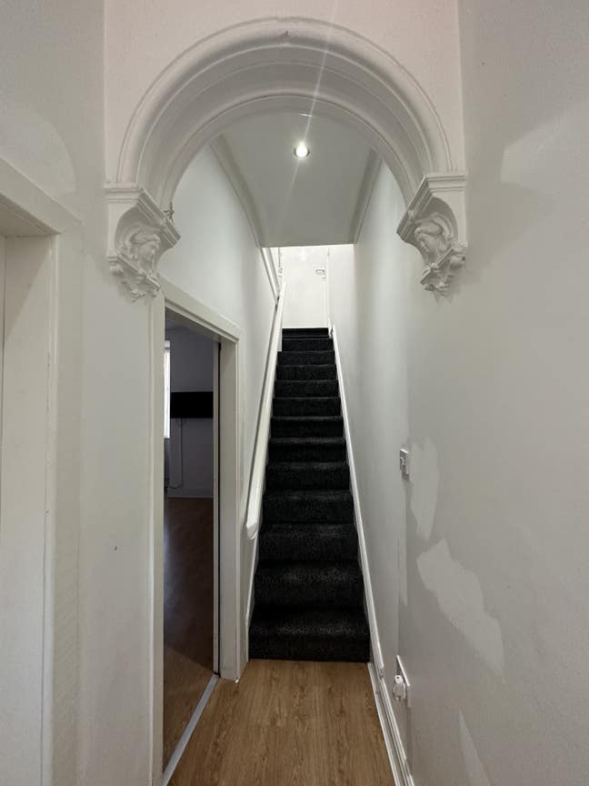 Spacious room available! Main Photo