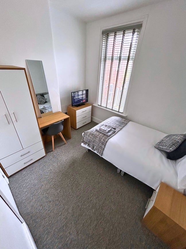 En-Suite Contractor Accommodation  Main Photo