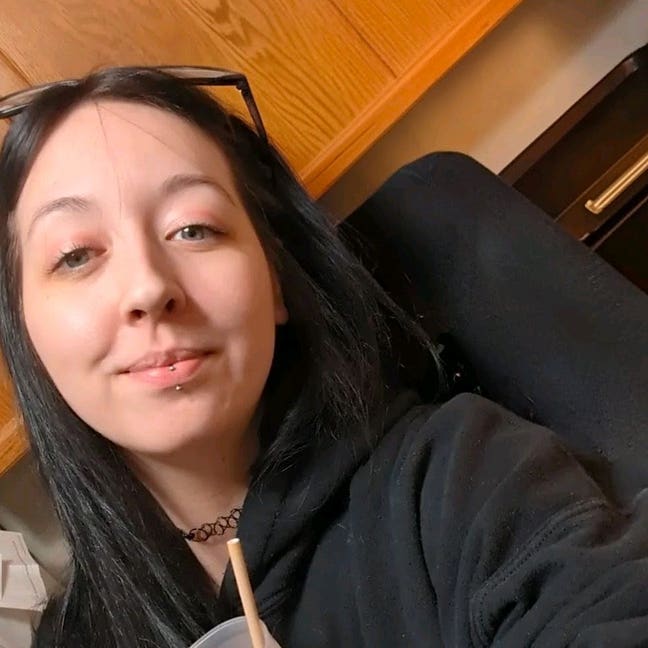 Canadian in the UK looking for roomies Main Photo