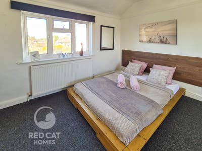 3-Bedroom Maisonette Bills Included - The Common Main Photo