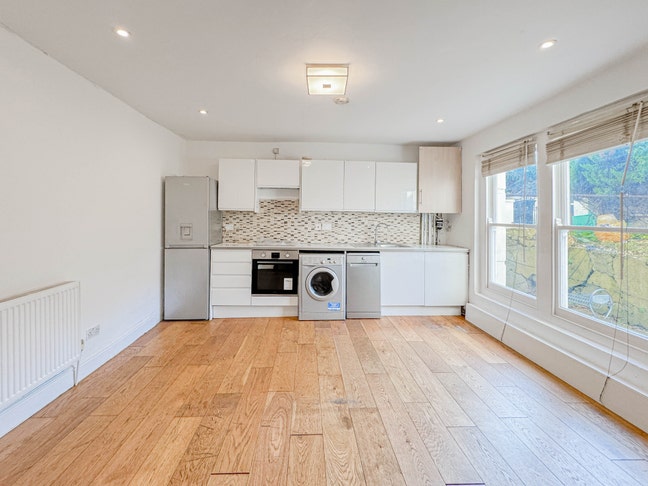 A beautiful 2 bedroom property in N7 Main Photo