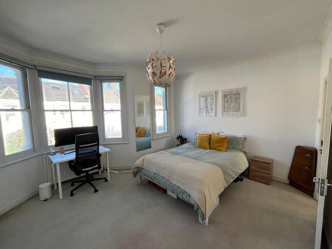 Double Bedroom for Rent with Private Bathroom Main Photo