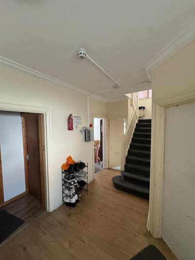 Single Room with Garden Access Main Photo