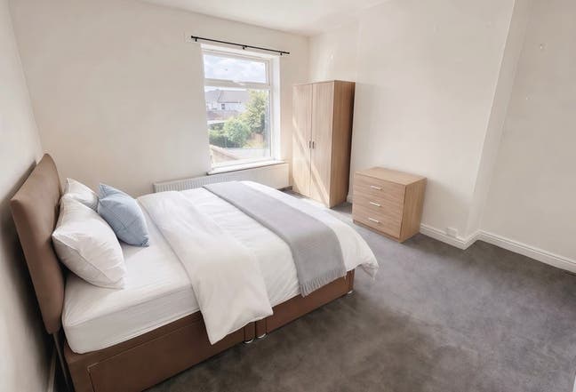 Room in a Shared House, BD7 Main Photo