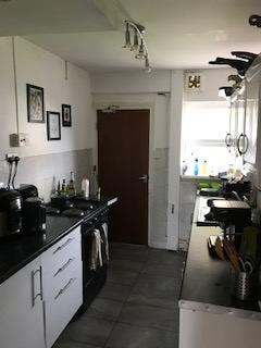 Shared house close to city  Main Photo