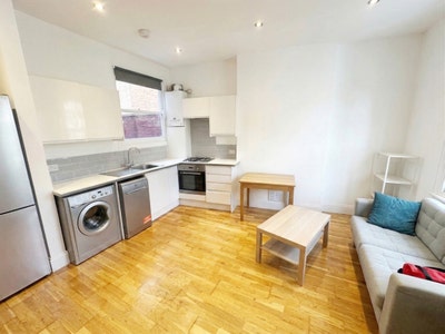 A beautiful 1 bedroom property in N8 Main Photo