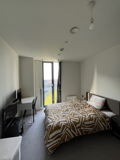  Double Room w/ Park Views + Gym | City Centre Main Photo