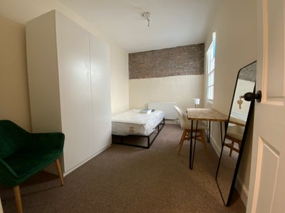 Double Room in Female Only Renovated House Share Main Photo