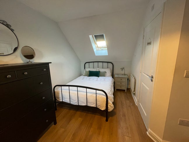 Top Floor of Town House with En-Suite (Halling) Main Photo