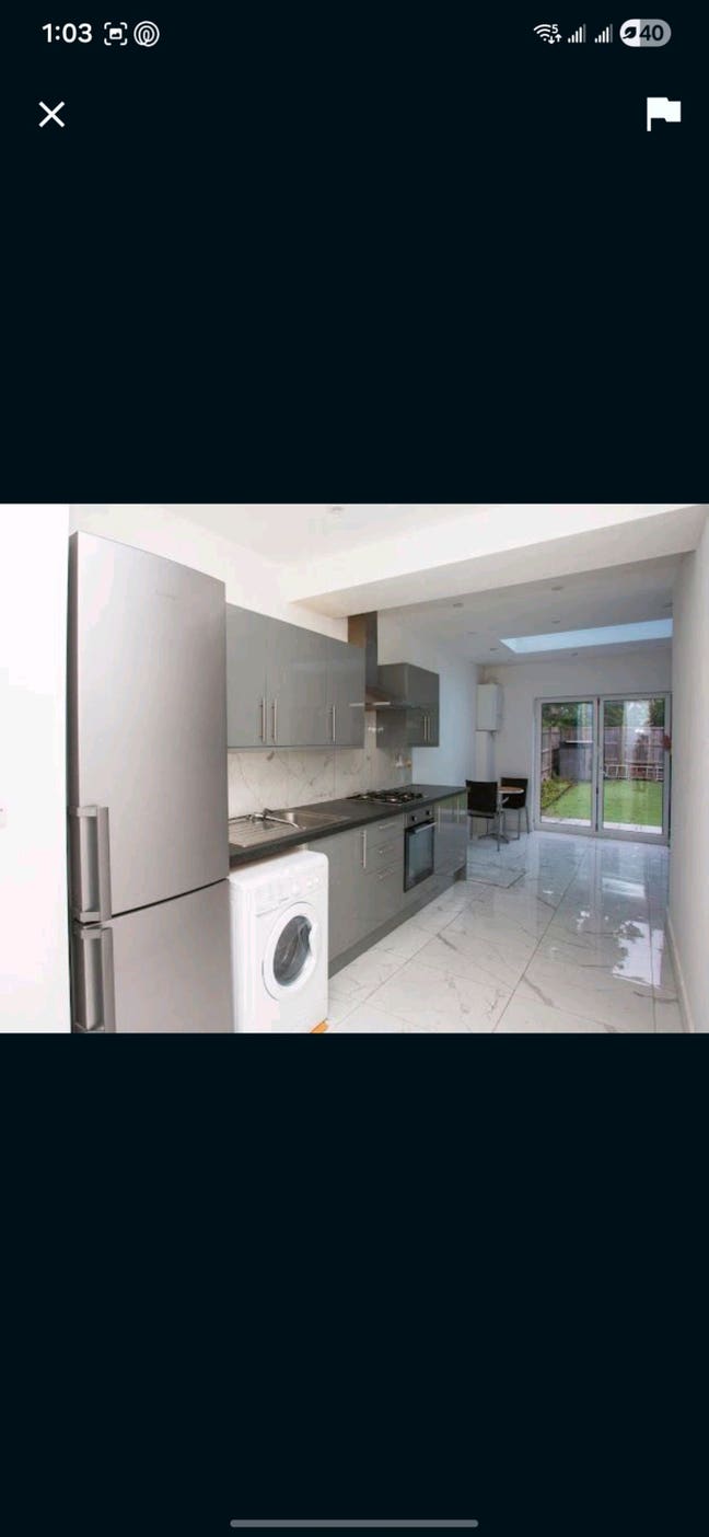 Private Double Room Available w/kitchen and garden Main Photo