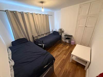 Room for rent in burnage Main Photo