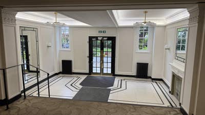 Bright Double Room, Prime Location 3mins from Tube Main Photo