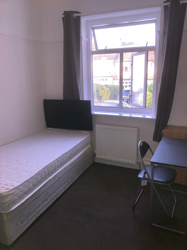 All Bills Inclusive Lovely Room, Bounds Green  Main Photo