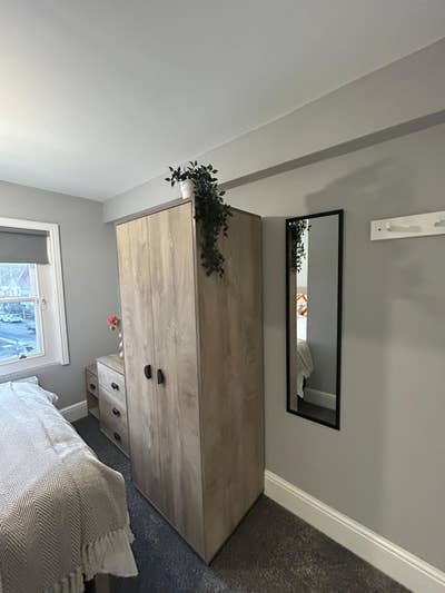 Compact, fully furnished en-suite in small HMO Main Photo