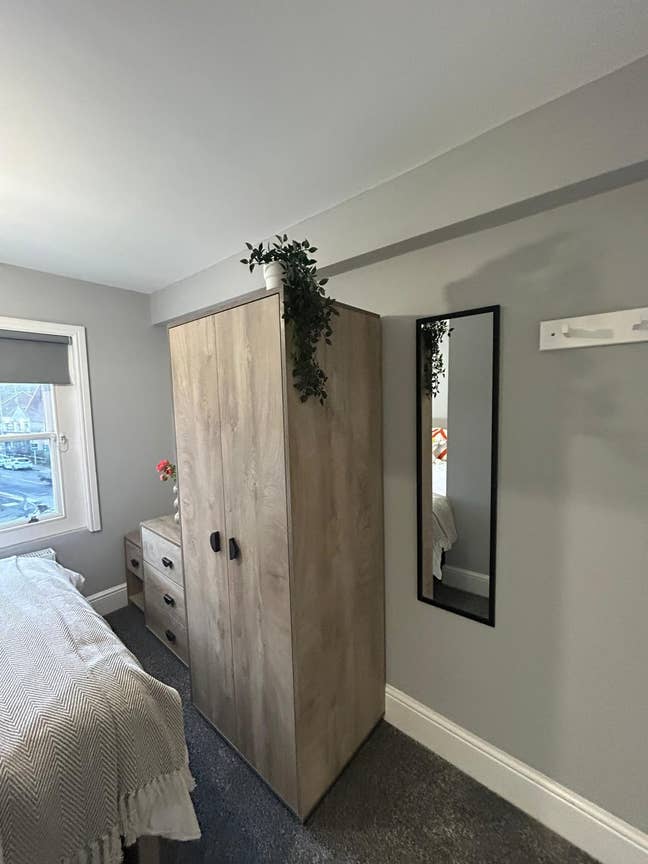 Compact, fully furnished en-suite in small HMO Main Photo