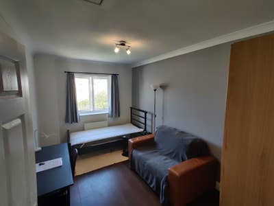 Cheap Room in Shadwell - Short term let Apr-May  Main Photo