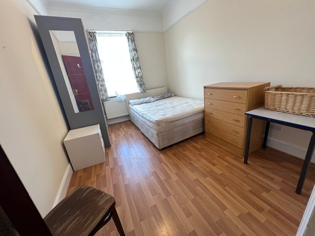 All Bills Inclusive Spacious Room Wood Green  Main Photo