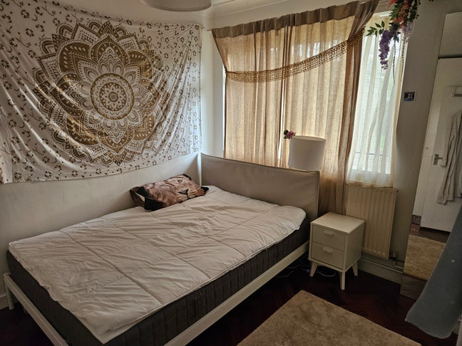 Comfy Room to Rent in a Loving Home, Green Area Main Photo