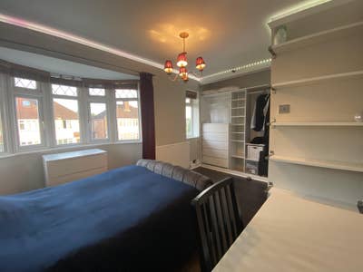 Large Master Bedroom Available in Ruislip Main Photo