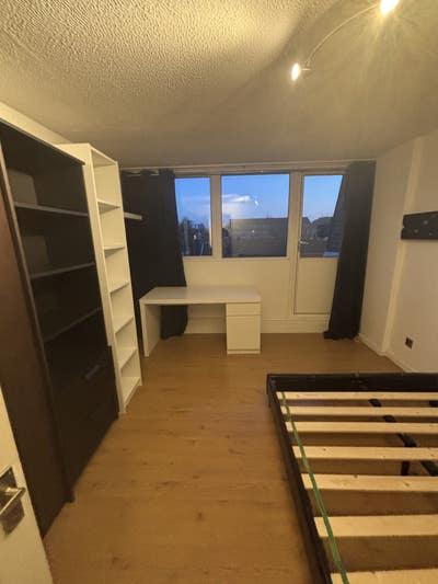 Room for Rent  Main Photo