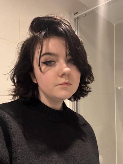 Room wanted. - 26 y/o Professional Woman Main Photo