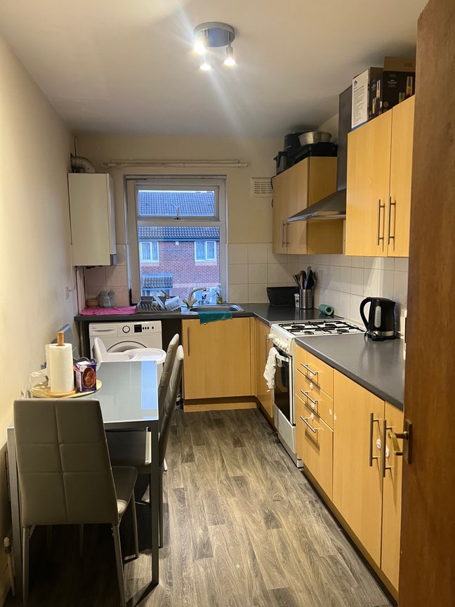 Furnished Double Room in Clean, Quiet Flat Main Photo