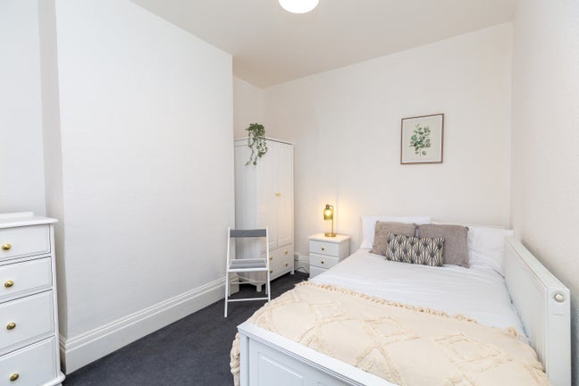  New  Rooms  in  NN1 -  Walk  to  Everything
 Main Photo