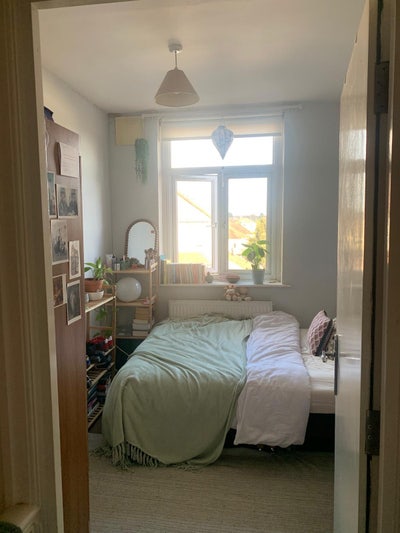 Double room available near Glouc Rd - from June Main Photo