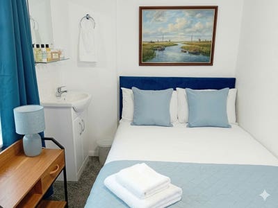 ✨ Modern Guest House Rooms | Flexible Stays Main Photo