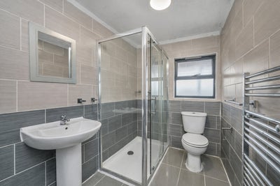Spacious split-level 3 bed property in Brockley  Main Photo