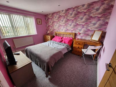 Double room - ideal for working airline crew Main Photo