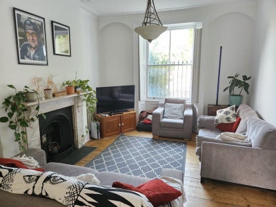 Beautiful Bow Home! Main Photo