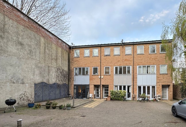 Room in Islington (cobble mews) Main Photo