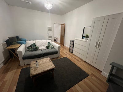 Two  rooms near Whipps Cross E10 Main Photo