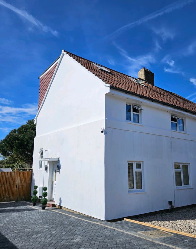 Newly Renovated house, Easy transport links Main Photo