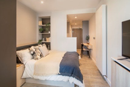 Studio Apartment Takeover-Enclave Croydon  Main Photo