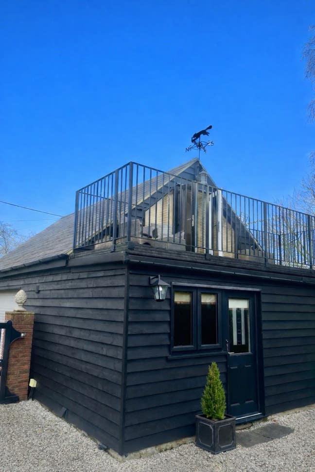 Greenfinch Lodge  Sun–Thu Only” Main Photo