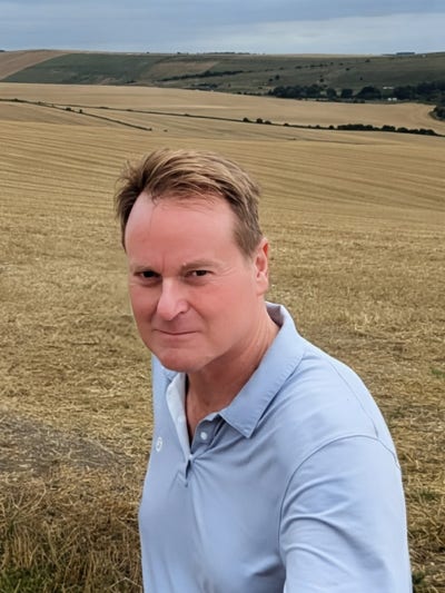 Friendly Professional Seeks Flatshare  Main Photo