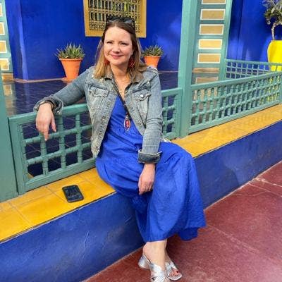 Professional, looking for 6 month room rental  Main Photo