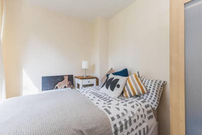 Cozy Room in Roehampton Available End of April Main Photo