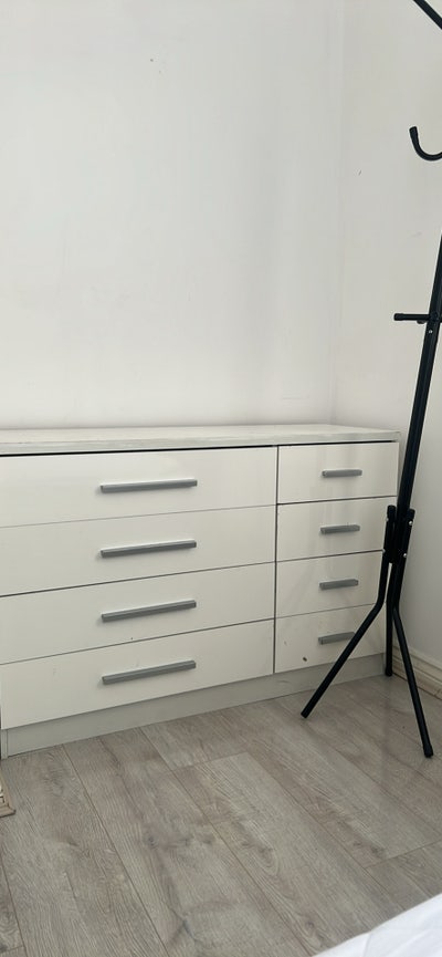 2 bedroom available one double bedroom one single  Main Photo