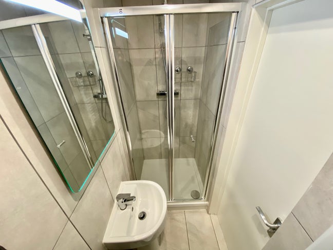 Ensuite Room! - Exclusive Ensuite in RG1 Main Photo